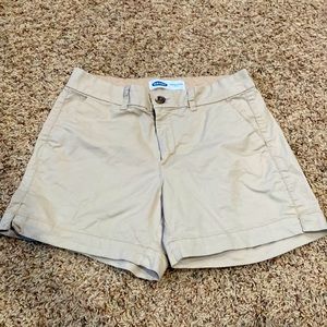 Old navy mid rise everyday shorts